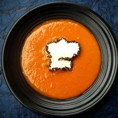 A picture of Paneer in makhni gravy.