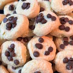 Una foto de Para el mate y la merienda: Pepas de chocolate - Pepitos