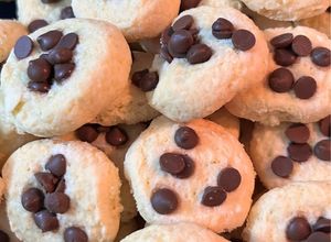 Una foto de Para el mate y la merienda: Pepas de chocolate - Pepitos