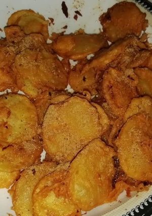 A picture of Aloo ke pakoray.