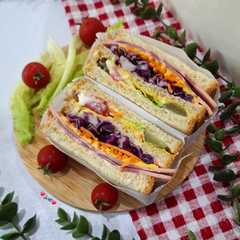 ساندویچ کلاب کالباس 😋-レシピのメイン写真