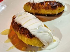 Una foto de Platanitos rellenos de queso