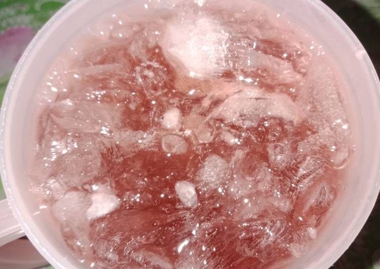 Langkah Mudah untuk Membuat Es Segar Rosella + Madu yang Bikin Ngiler