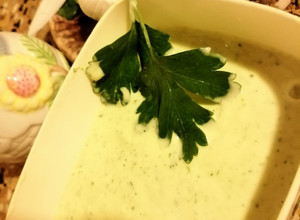 Una foto de Salsa de ajo venezolana sin mayonesa y con Perejil. ☘️