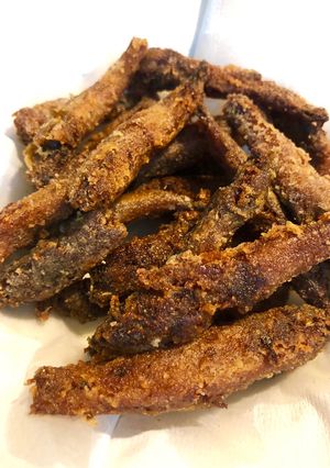 Hình của món Cá bống dừa lắc bột chiên giòn.