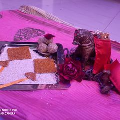 A picture of Til chikki & til ladoo.
