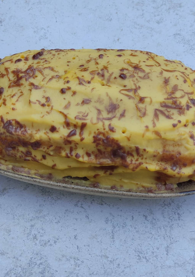 Una foto de *TARTA DE CREMA PASTELERA*