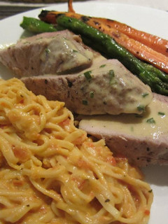 A picture of Roasted bell pepper sauce for pasta.