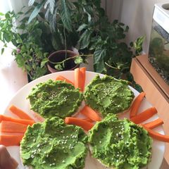 A picture of Fitness Recipes: Pea Toast.