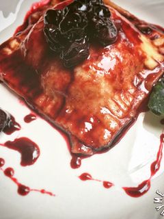 A picture of Blueberry gastrique.