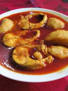মাছ দিয়ে কচুর মুকি রান্না রেসিপির প্রধান ছবি