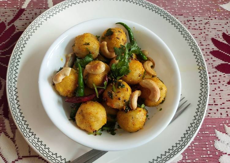 How to Prepare Quick Steamed Sooji Balls