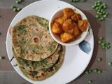 মটরশুঁটির পরোটা(matarshutir paratha recipe in Bengali)