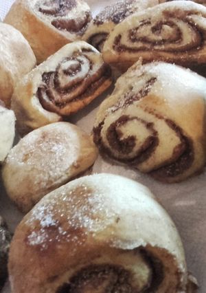 Una foto de Rolls de canela veganos♡