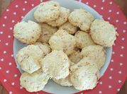 Une photo de cookies salés