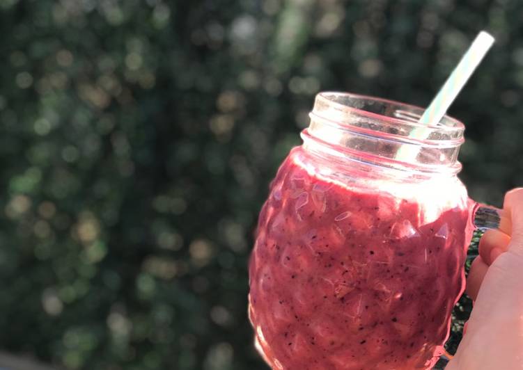 Comment Préparer Des Smoothies bowl fruits rouge