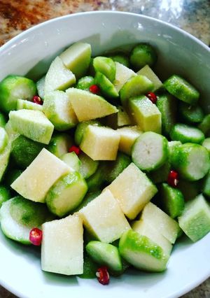 Hình của món Xoài xanh, cóc thái ngâm mắm đường ^^.