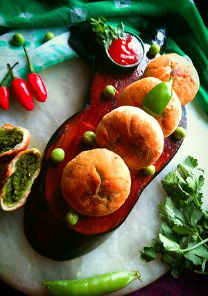 কড়াইশুঁটির ঝাল কচুরি (korai sutir jhal kochuri recipe in bengali) রেসিপির প্রধান ছবি