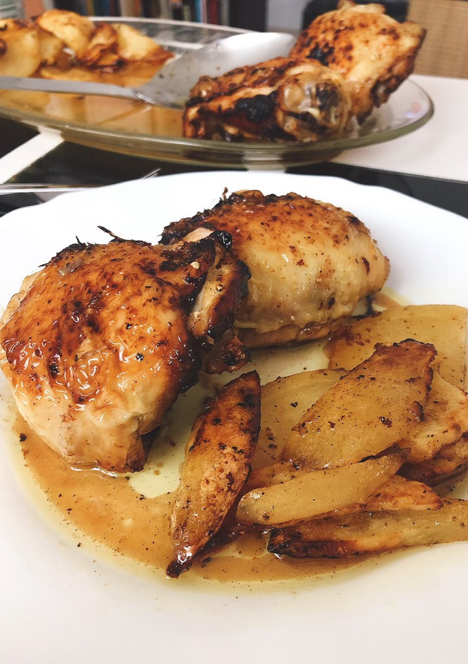 Una foto de Pollo marinado con patatas en freidora de aire #cecofry