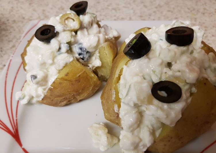 Cottage cheese and pineapple jacket potatoes π