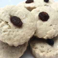 A picture of Vanilla cookies with dried mixed fruits.