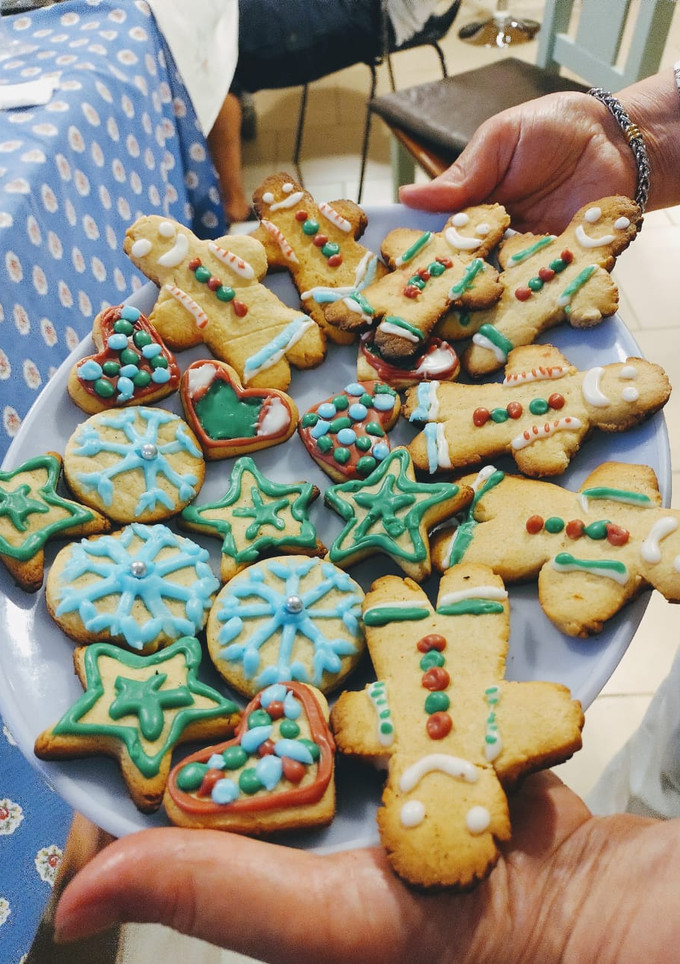 Una foto de Galletitas navideñas de jengibre