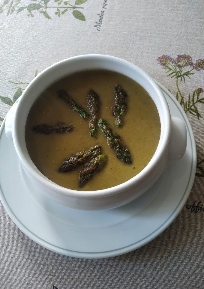 Una foto de Crema de espárragos trigueros súper fácil
