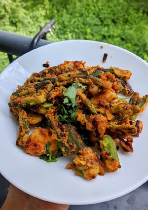 A picture of Bhindi aloo fry.