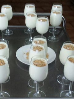 Una foto de Sorbete de cuajada al cava