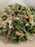 Gnocchi verdi con speck e noci