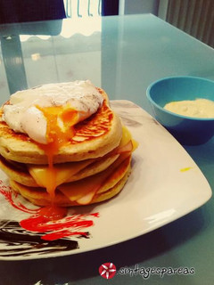 Φωτογραφία της συνταγής Αλμυρά pancakes με αβγά ποσέ
