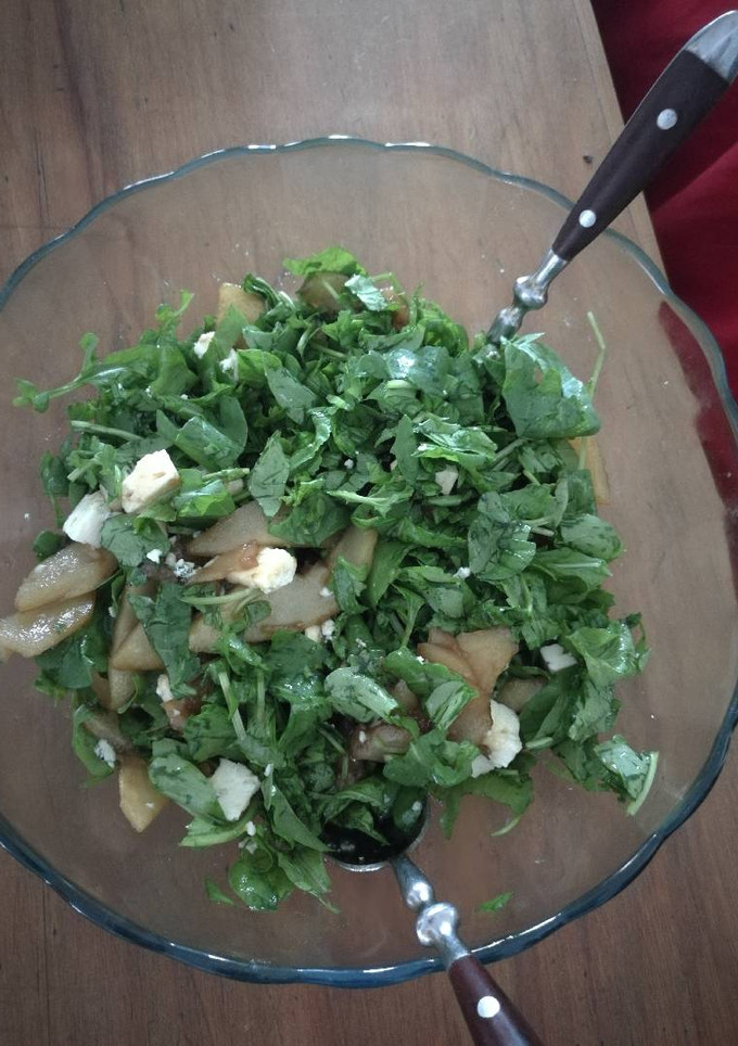 Una foto de Ensalada Gourmet de rúcula y peras caramelizadas