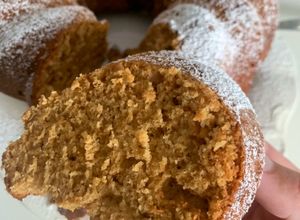 Foto principal de Bizcocho de yogur griego y panela (Thermomix)