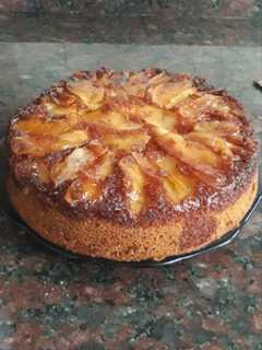 Una foto de Torta de manzana invertida