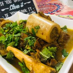 A picture of Beef bones paya style.