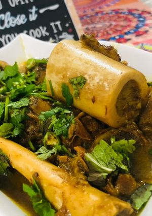 A picture of Beef bones paya style.