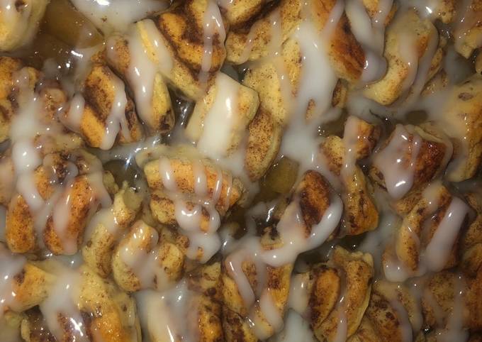 Cinnamon roll apple pie breakfast casserole 🍎 SUPER EASY