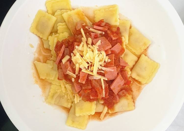 Ravioli ซอสมะเขือเทศ