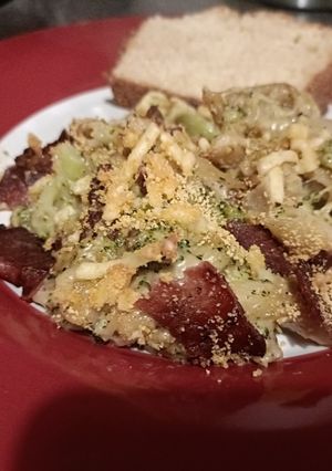 A picture of Cheesy broccoli bacon pastabake.