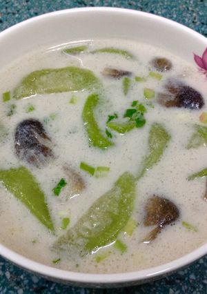 Hình của món Canh Mướp Nấu Cốt Dừa Chay.