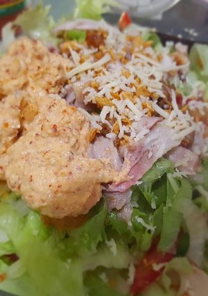 Foto resep Chicken Green Garden Salad with Supercheese Dressing • Saus Keju