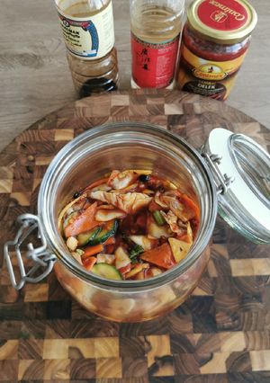 A picture of Spicy cabbage, carrot and cucumber pickle.
