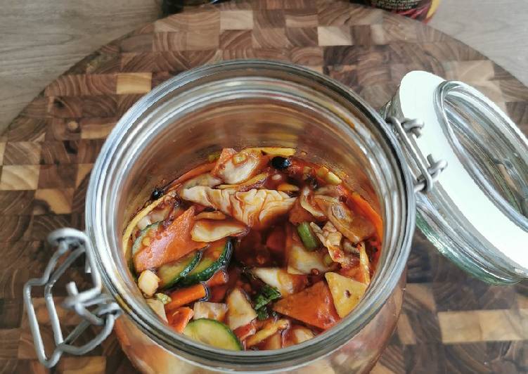 Spicy cabbage, carrot and cucumber pickle