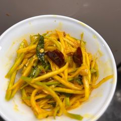 A picture of Instant raw mango pickle.