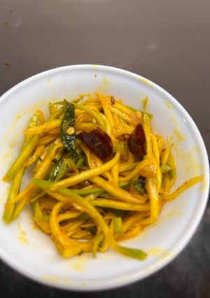 A picture of Instant raw mango pickle.