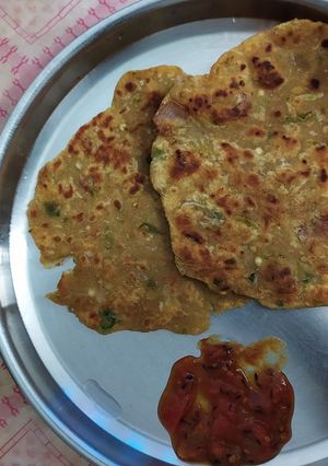A picture of Crispy Veg Pratha.