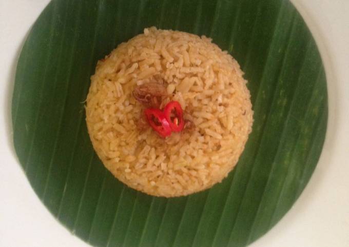 Cara Gampang Menyiapkan Nasi Minyak Anti Gagal