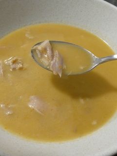 Una foto de Gallina en olla express en su caldo