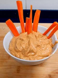 Una foto de Hummus o puré de garbanzos tradicional (Sin sal)