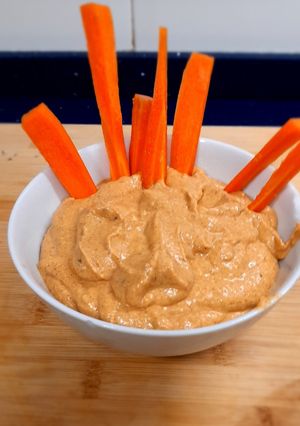 Una foto de Hummus o puré de garbanzos tradicional (Sin sal)